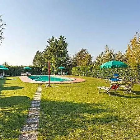 Serene Lakeview Szálloda