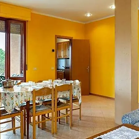 Serene Lakeview Szálloda 4*