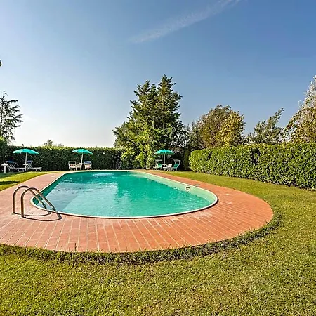 Szálloda Serene Lakeview Tuoro sul Trasimeno