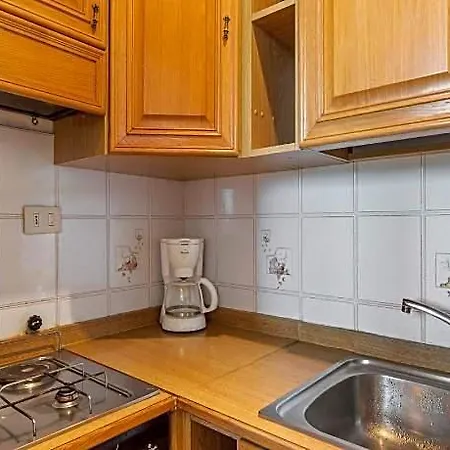 Serene Lakeview 4*